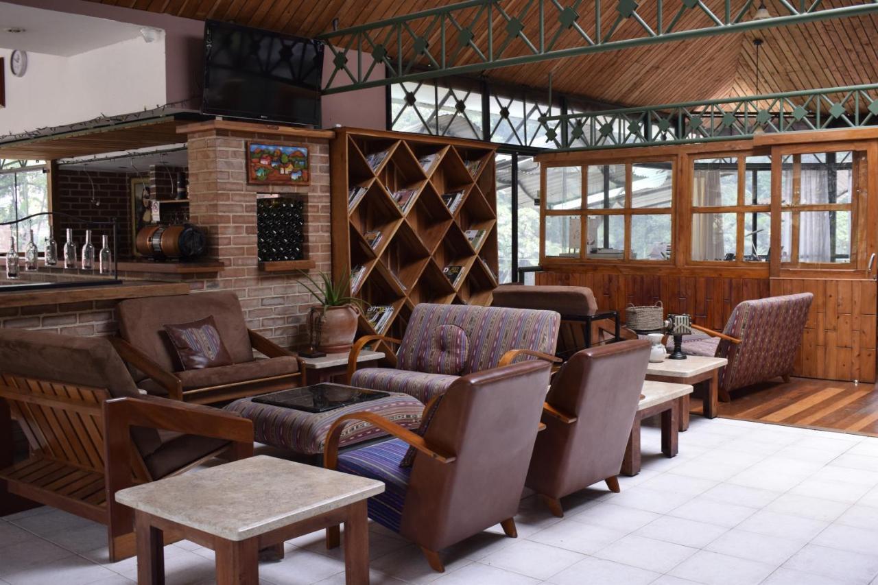 Park Hotel Santa Cruz Verapaz Exterior photo