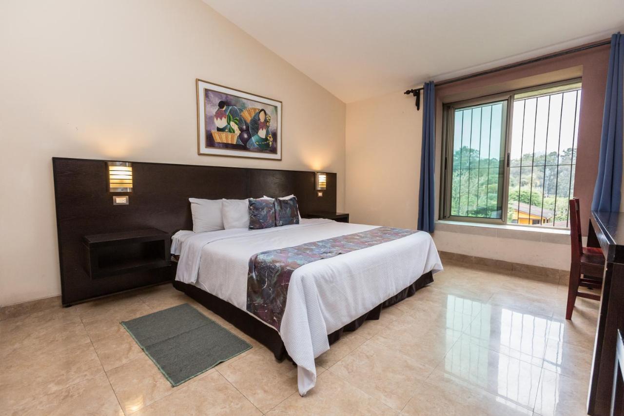 Park Hotel Santa Cruz Verapaz Exterior photo