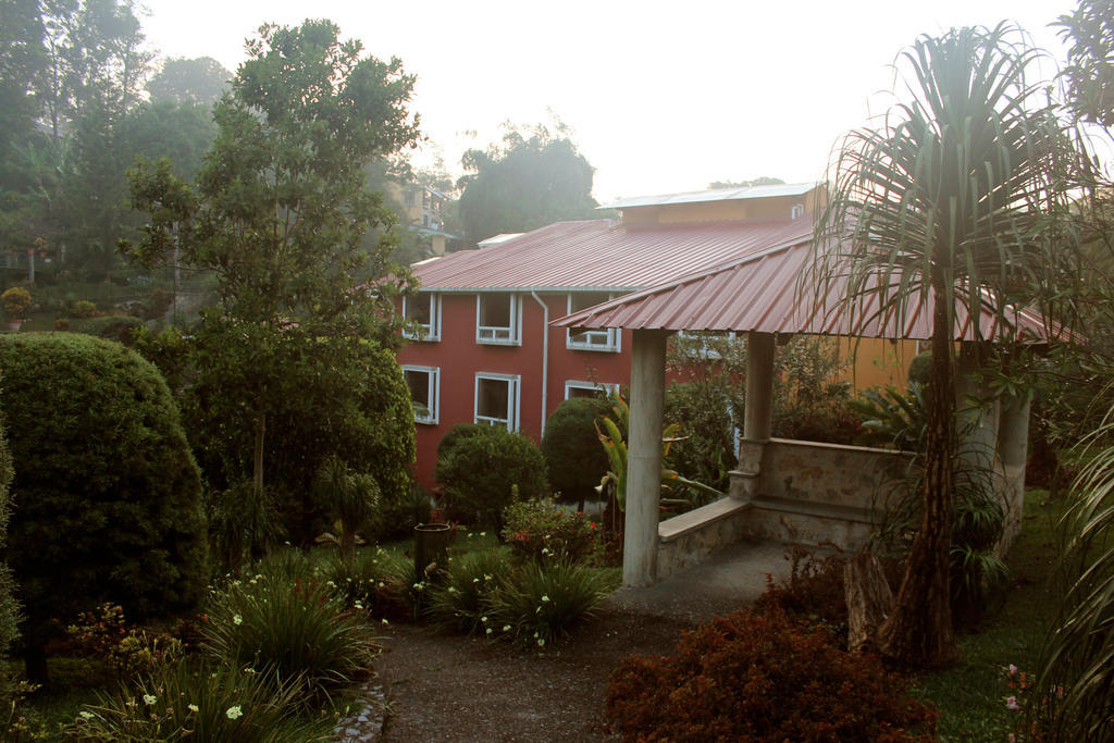 Park Hotel Santa Cruz Verapaz Exterior photo